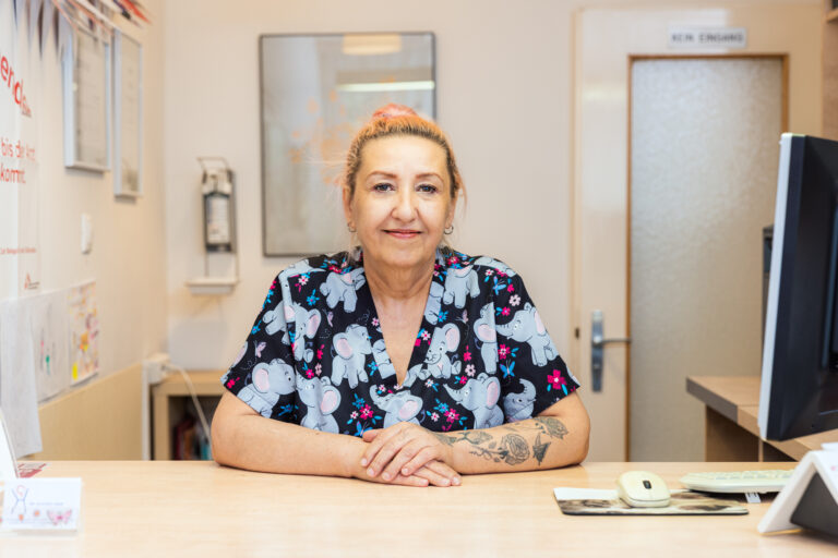 Porträtfoto der Ordinationsassistentin - Dr. Hannes Graf, Arzt für Allgemeinmedizin